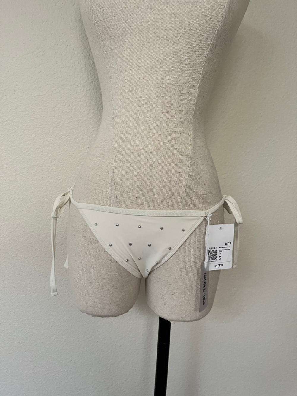 NWT Forever 21 Cream Tie-Side Bikini Bottom with Silver Studs, size Small